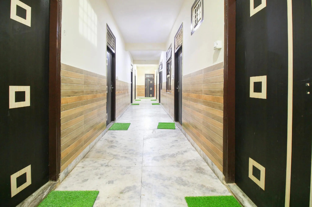 OYO 67783 Hotel Red Stone