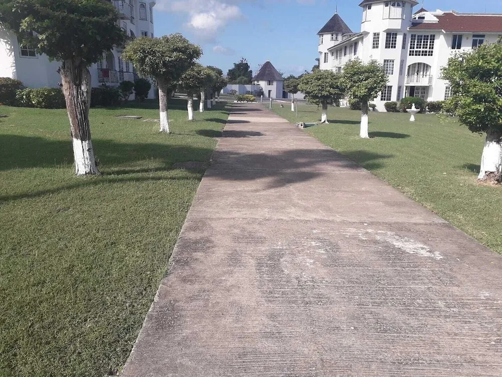 Beautiful 1-bed Beach Side Studio in Montego Bay