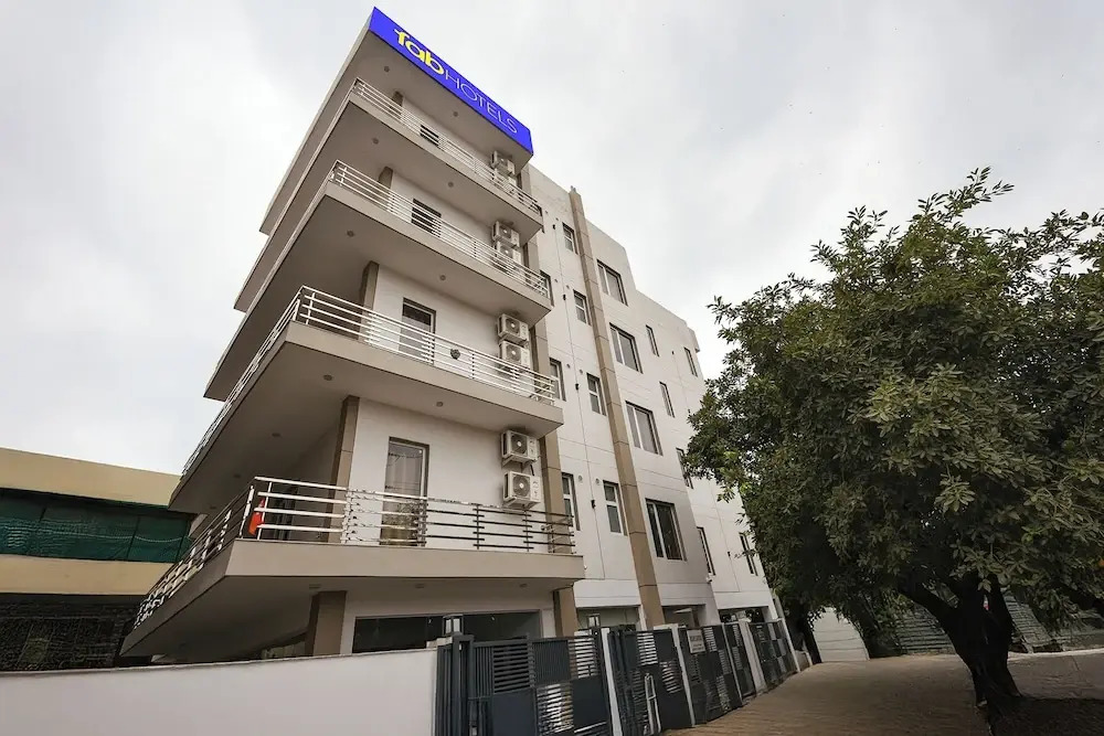 FabHotel Black Pepper- Nr. Batra Heart & Multispecialty Hospital Faridabad