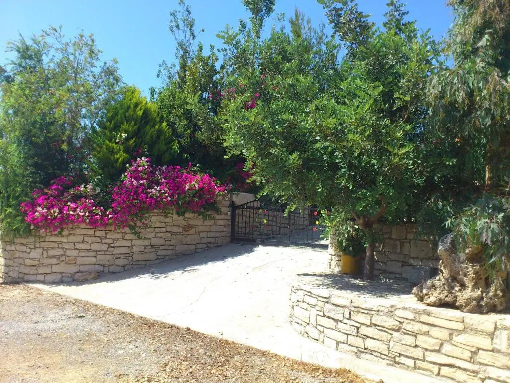 Mikros Paradisos