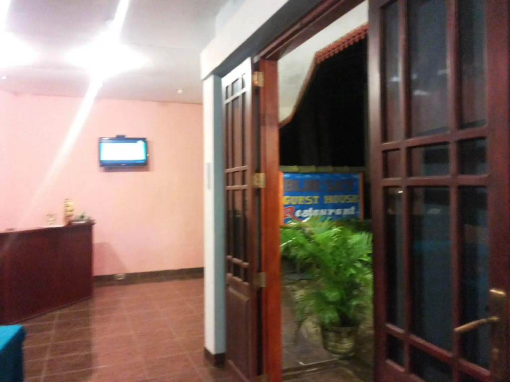 Blue sky Guest House And Restaurant