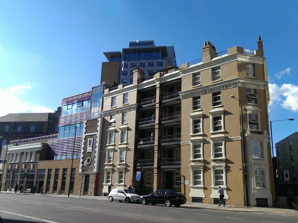 SHQ Apartments