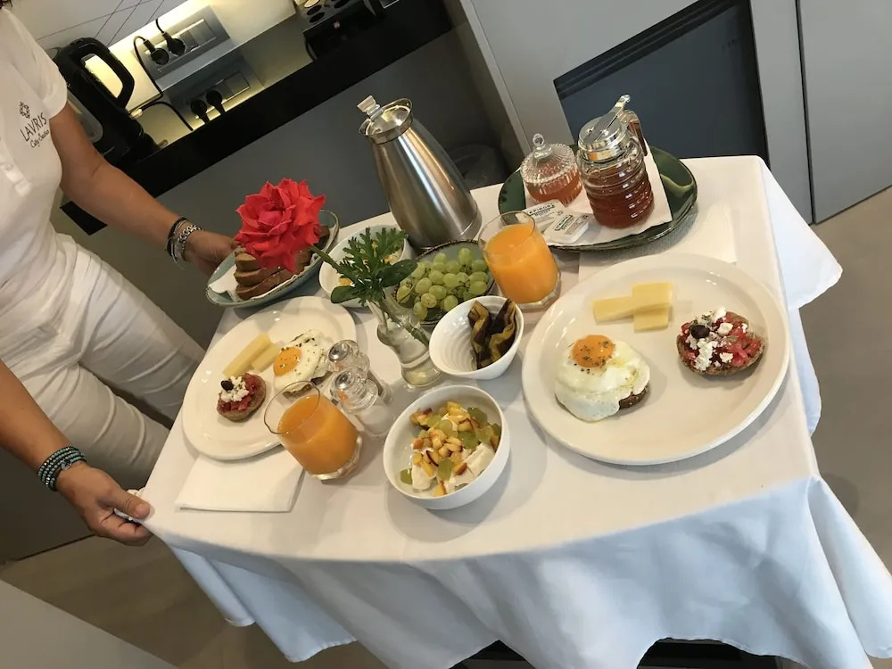 Lavris City Suites