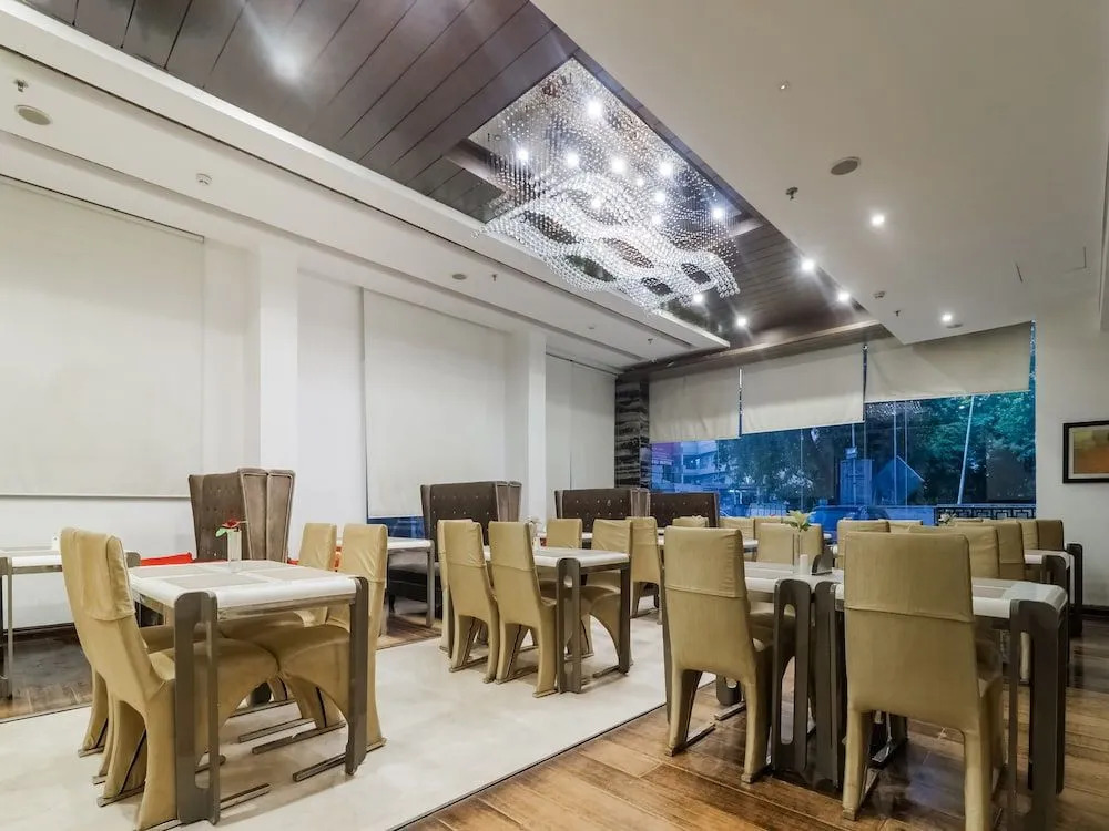 Capital O 26201 Hotel Jagrati Lords Inn