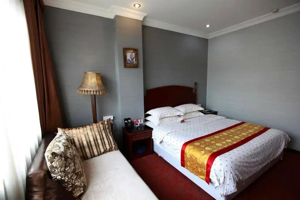Starway Hotel Yangzhou Pantao Road
