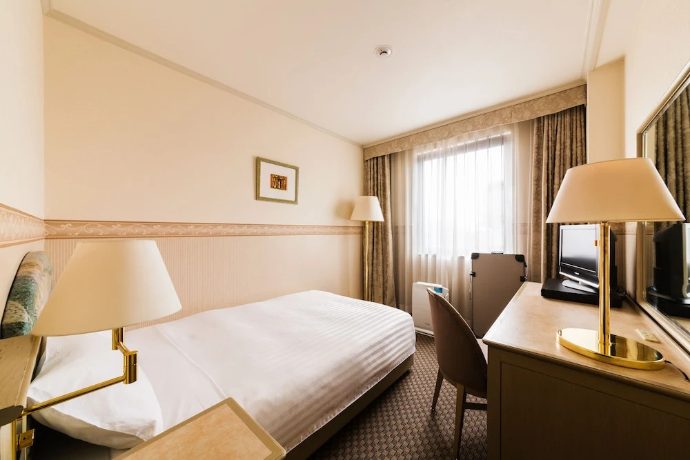 Jr-East Hotel Mets Kumegawa