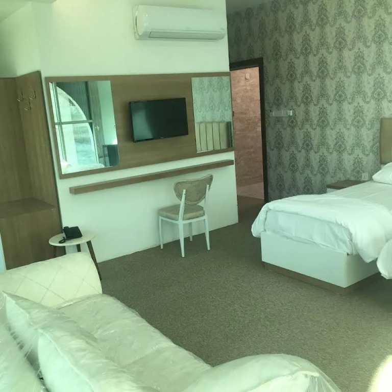 Lara Hotel