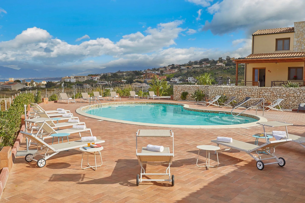 Riva Sea Apartments