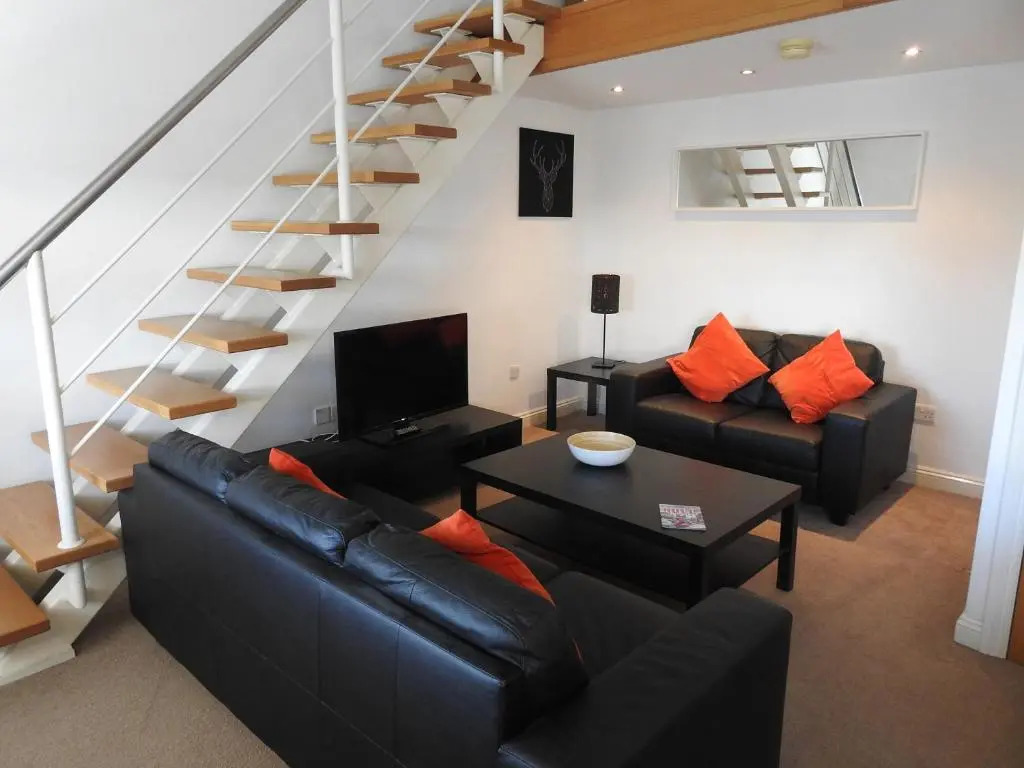 Princes Dock Chambers 8