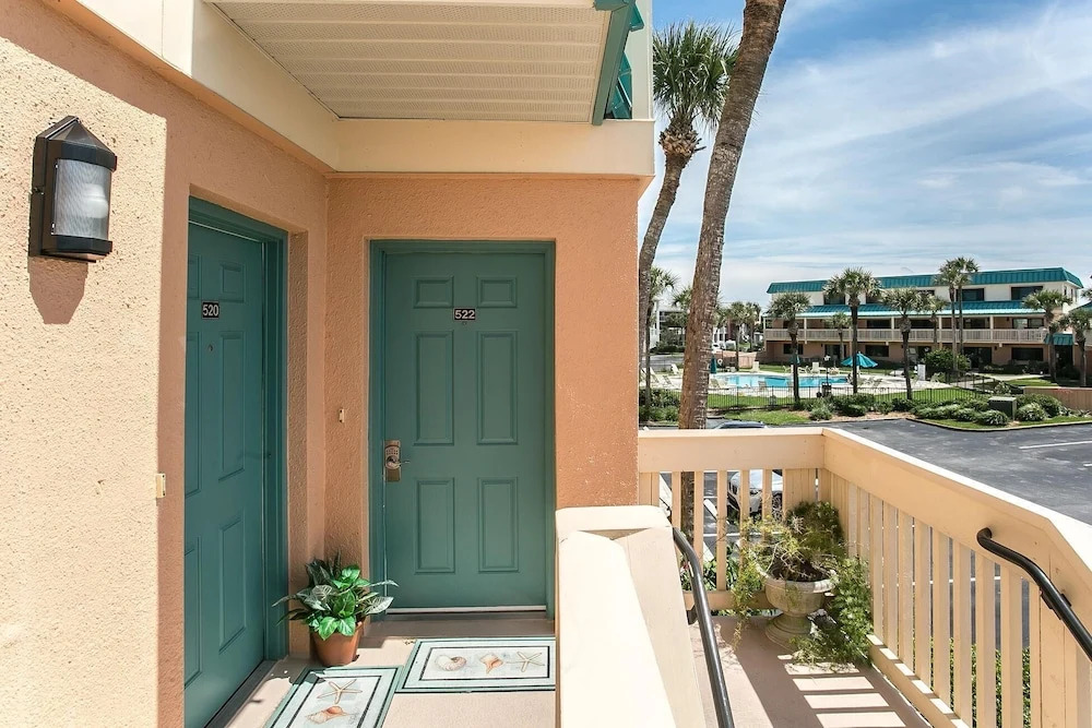 Sea Haven 522 [3/2.5] Free Activities! & Oceanfront Wifi Pool