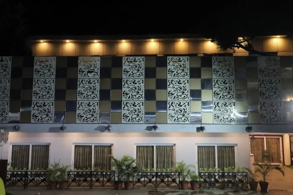 Hotel Temptation Ultimate Prayagraj AC NR NON AC Both Room