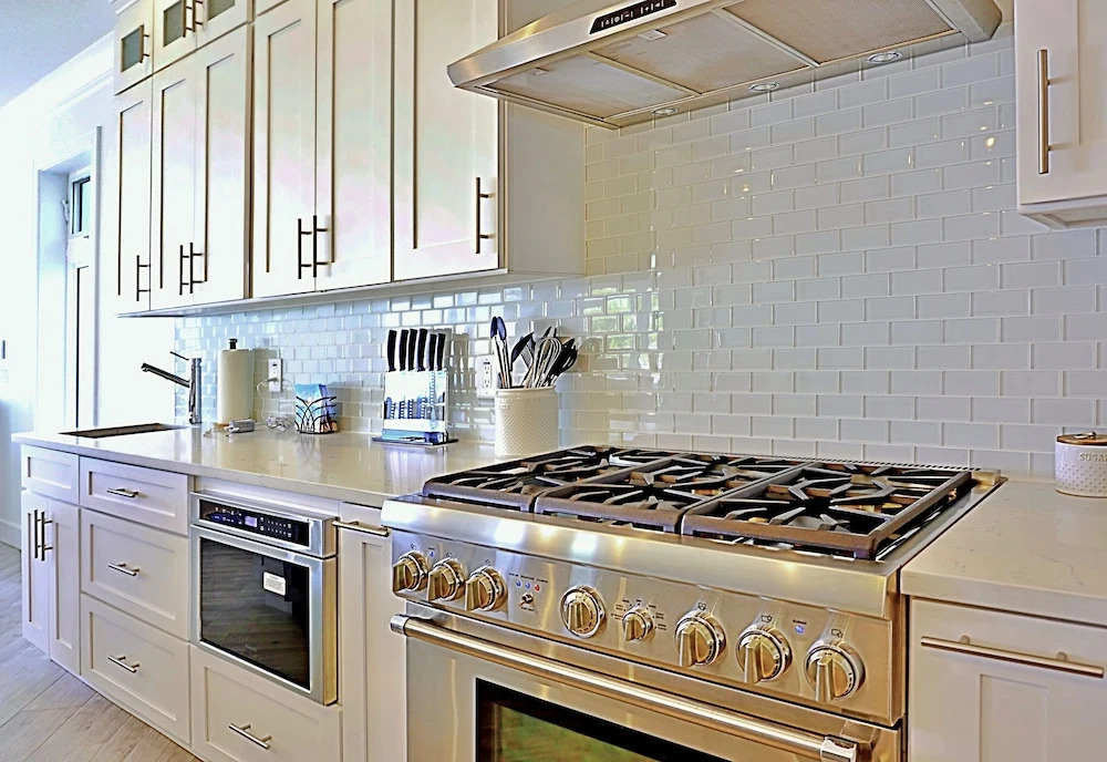 Pass-A-Grille Luxury Waterfront 612 by TechTravel