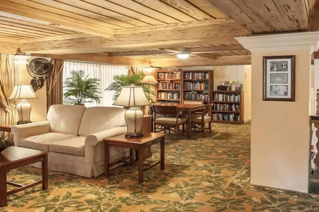 Designer Decorated Palm Beach Hotel NEW
