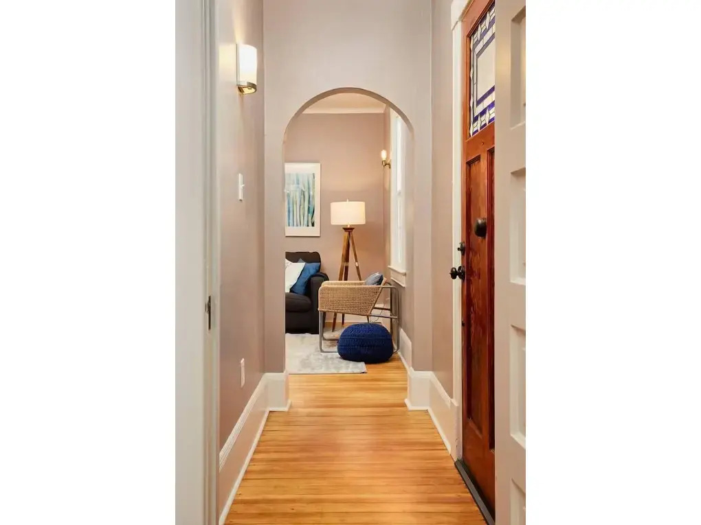 2BR Olympic Center Downtown