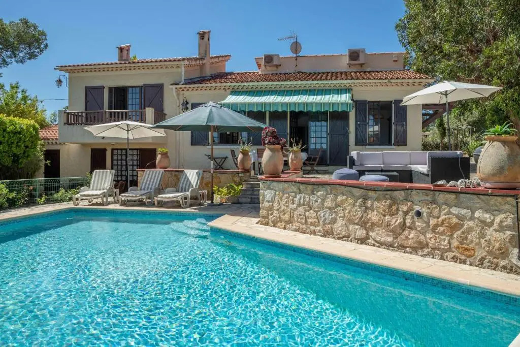 VILLA with SWIMMING POOL view of the Brusc harbour