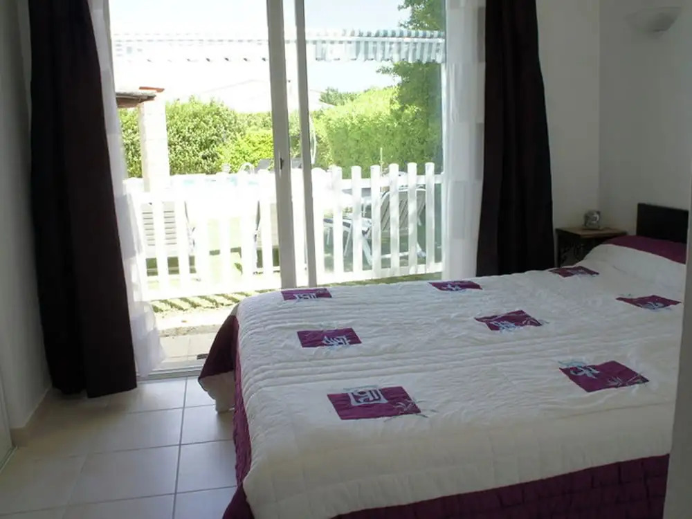 Charming Holiday Home in Robion With Swimming Pool