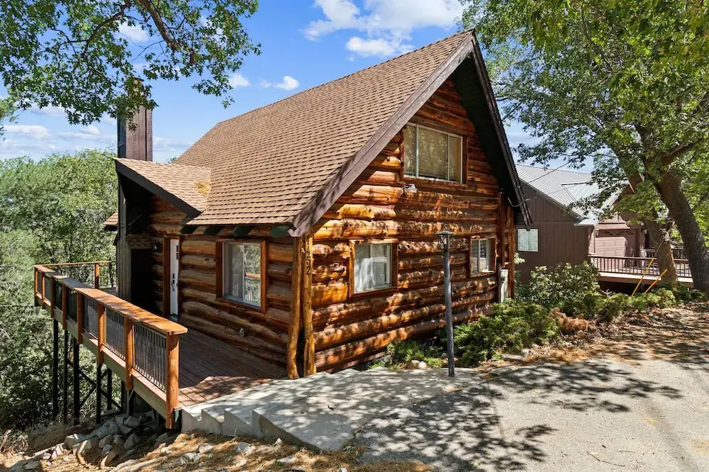 Timeless Traditions Arrowhead 3 Bedroom Home by RedAwning