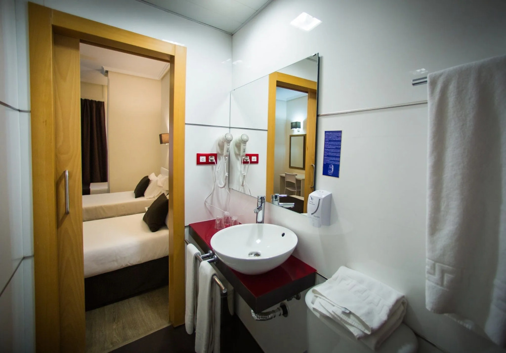 Sweet Hotel Continental