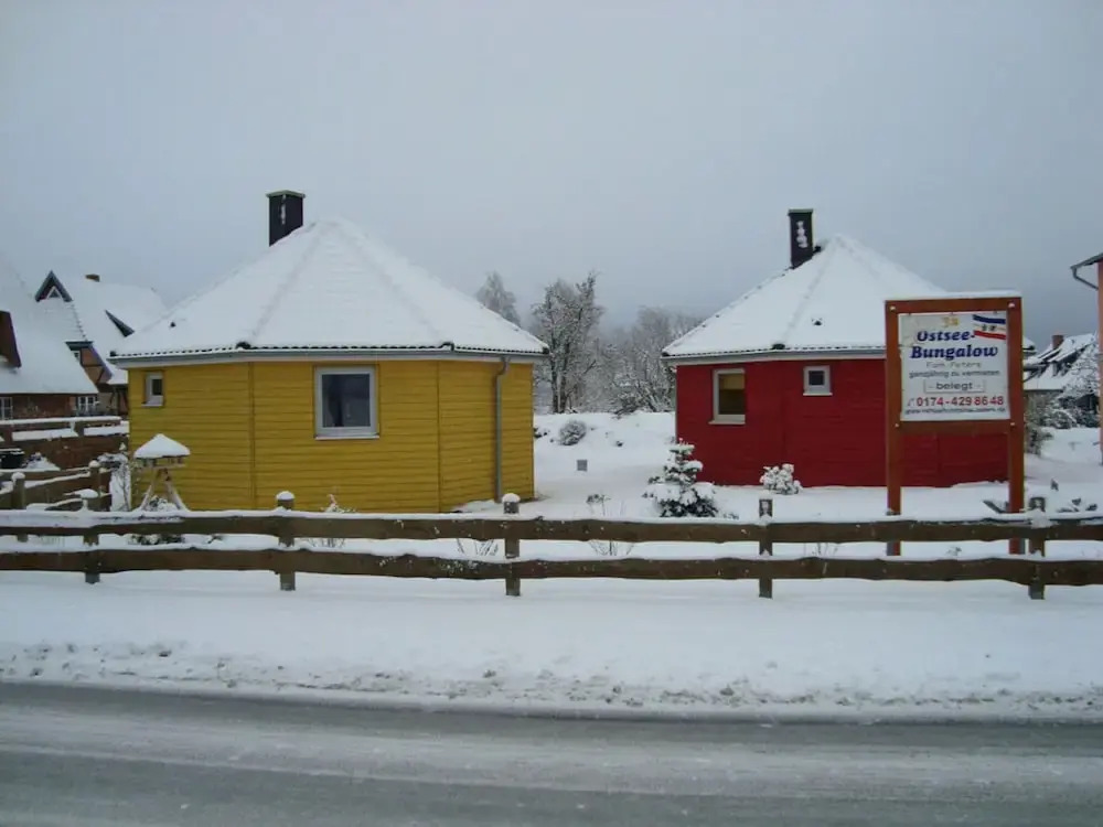 Yellow - Peter's Modern Retreat