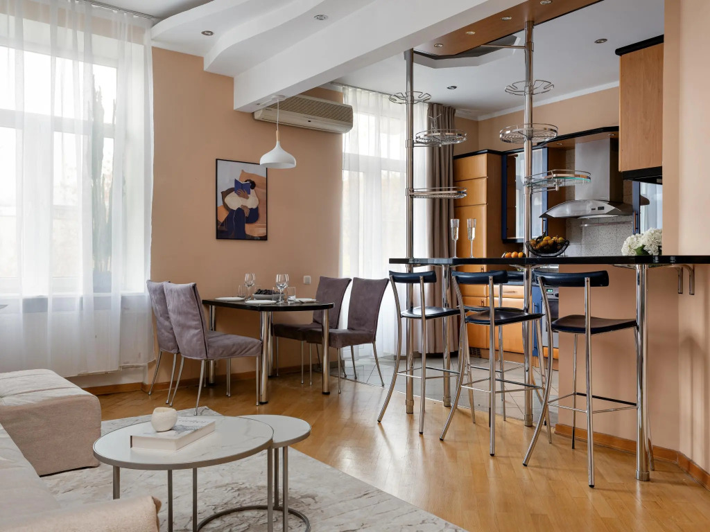 GMApartments (ДжиЭмАпартментс) на Страстной бульвар 4/4