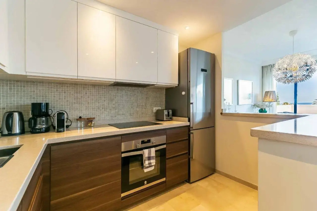 75-Apartment with Views in Elviria, Marbella