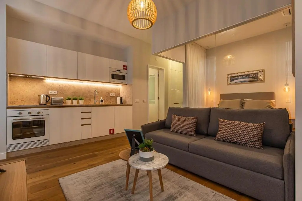 Upscale & Trendy flat in the Center