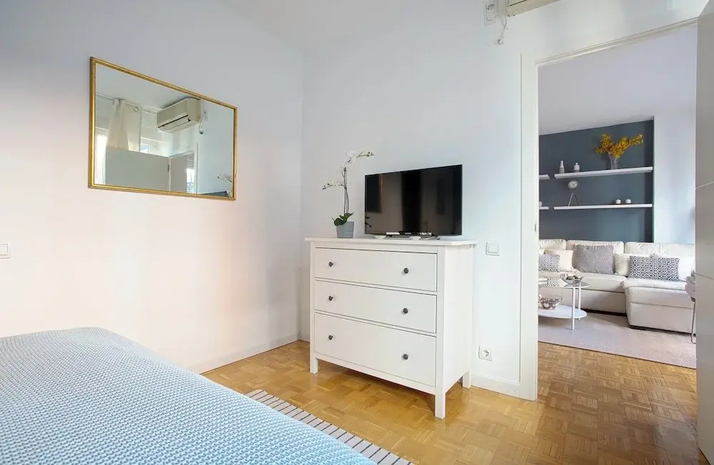 Apartment Near Retiro Park & Prado Museum Retiro I