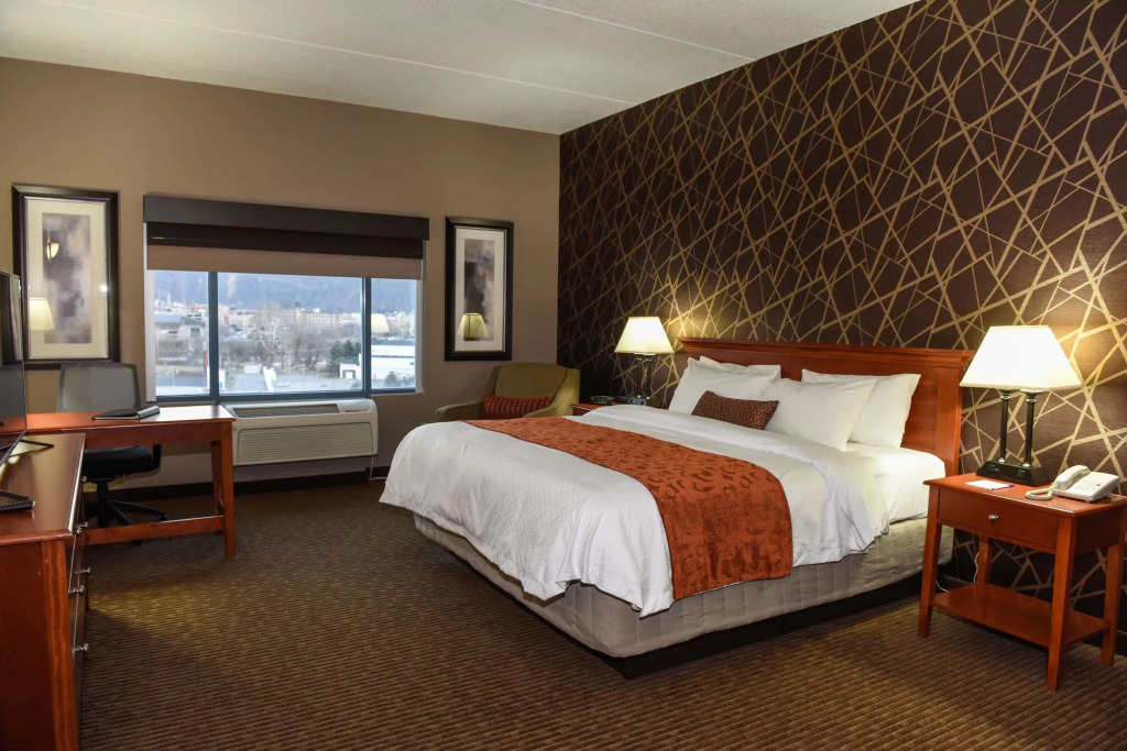 Wheeling Island Hotel-Casino-Racetrack