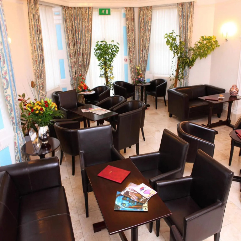 Gatwick Cambridge Hotel