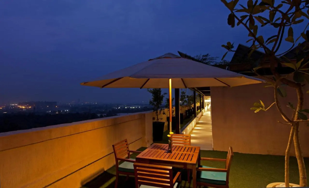 Lemon Tree Hotel, Sector 68, Sohna Road, Gurugram