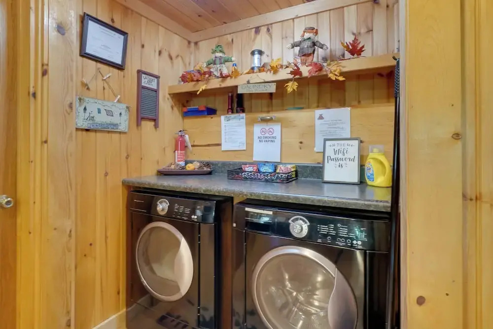 Total Privacy + Stunning Views in Smoky Mountains!
