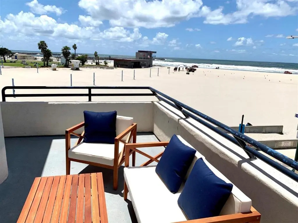 125-Fun in the Sun Penthouse