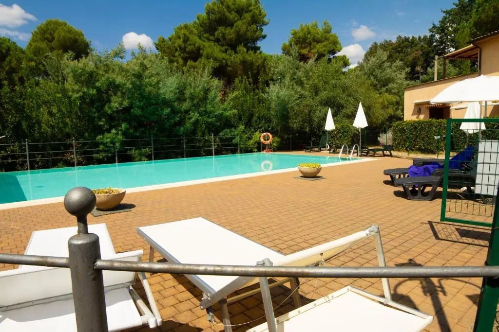 Matteos Apartments