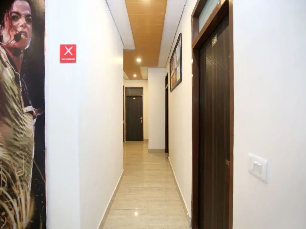 Hotel Gold Star By OYO Rooms