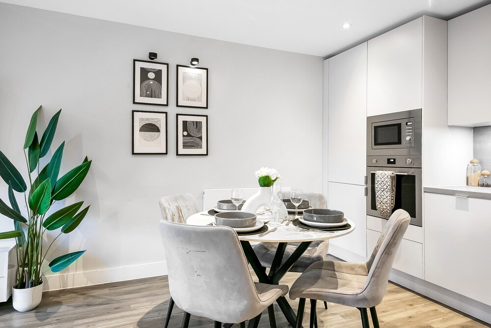 Luxurious 2 bed Flat in Greenhithe