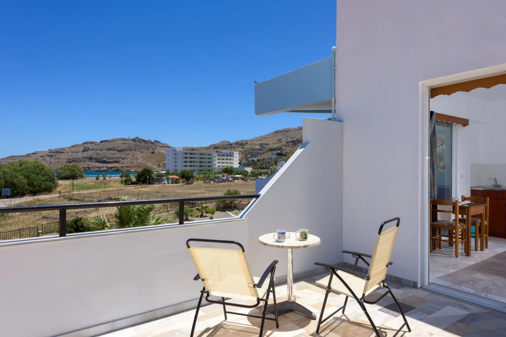 Vlycha Beach Studios & Apartments