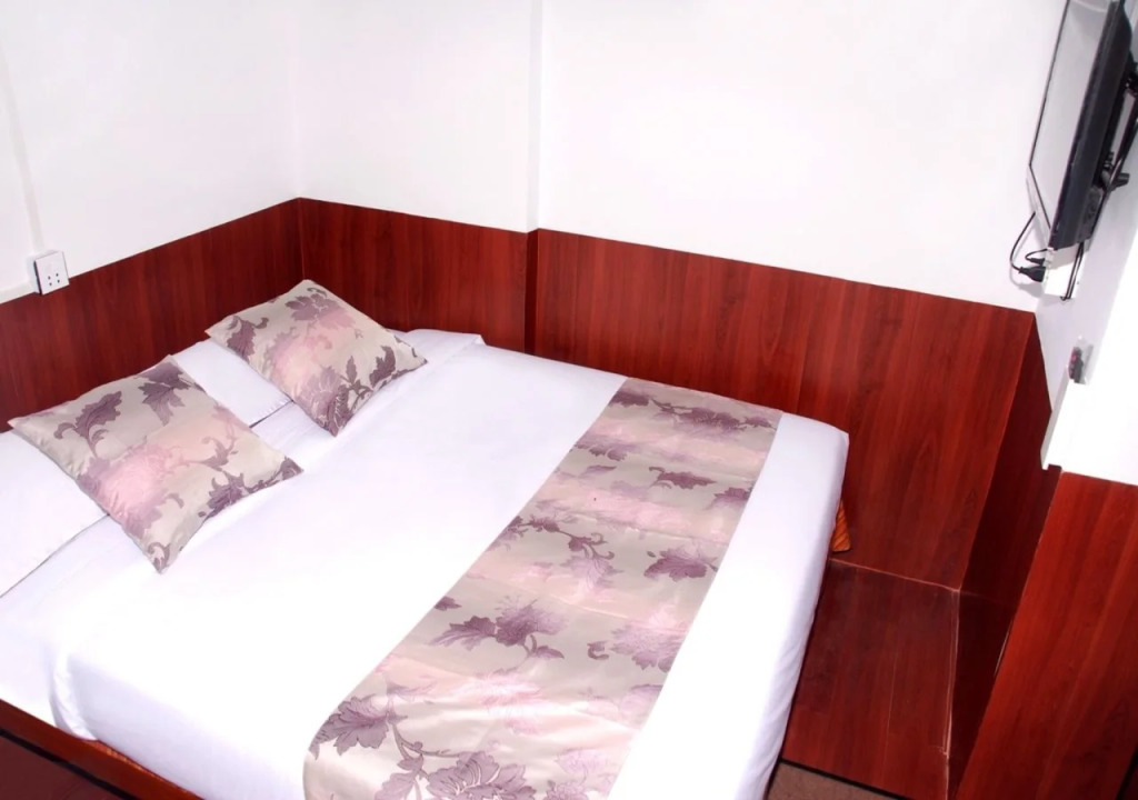 Than Lwin Hotel