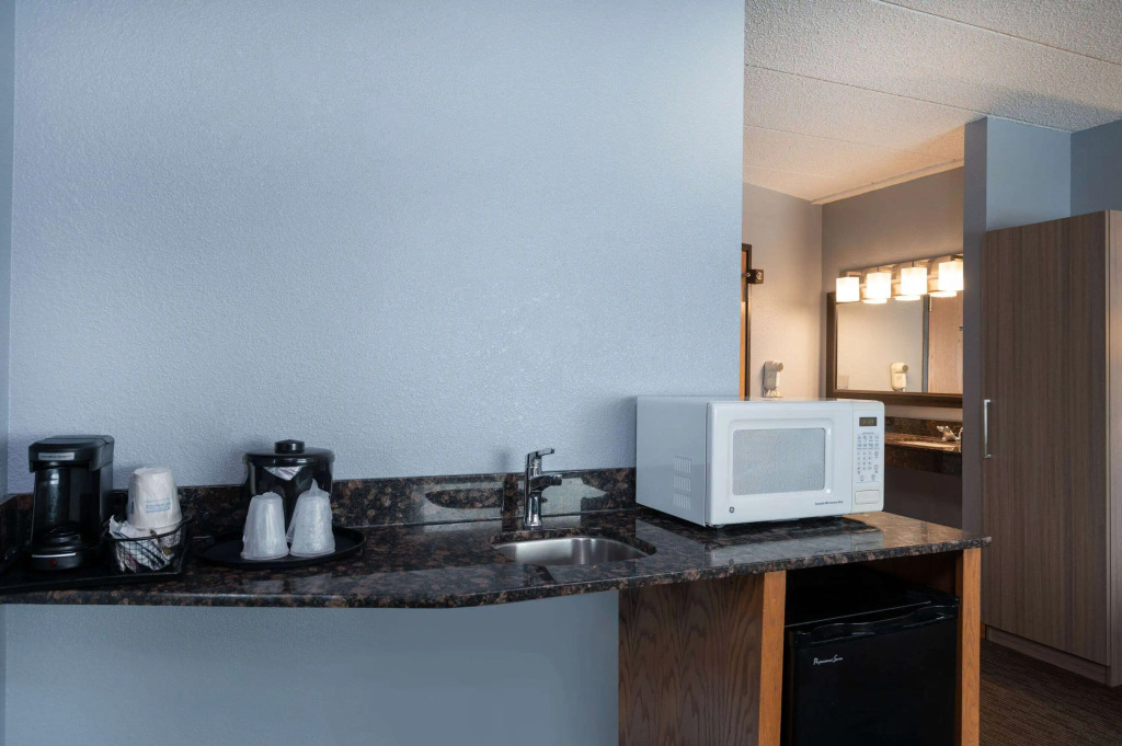 AmericInn by Wyndham Eau Claire