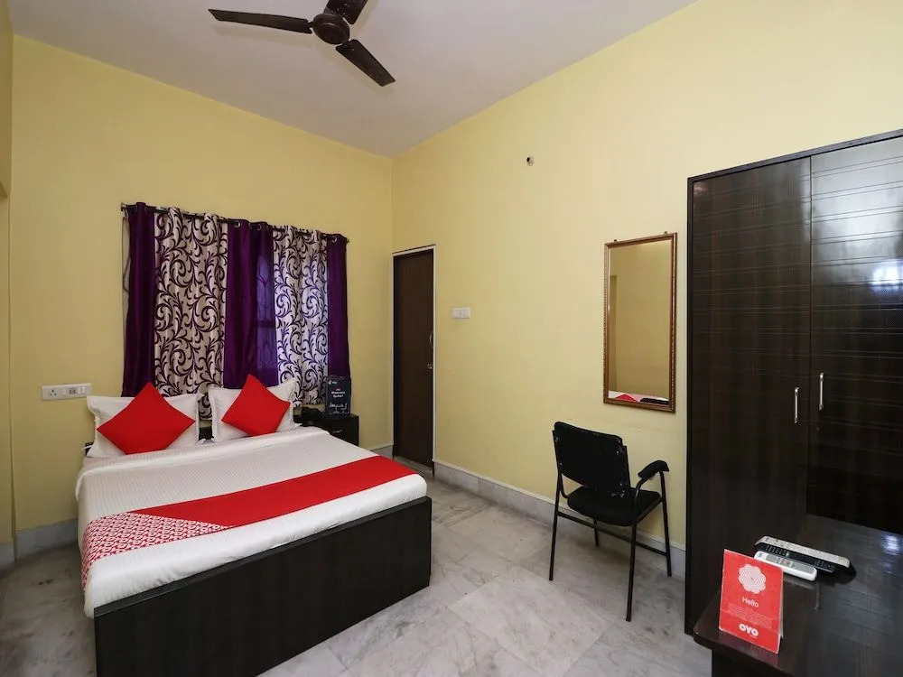 OYO 16356 Studio Lake View