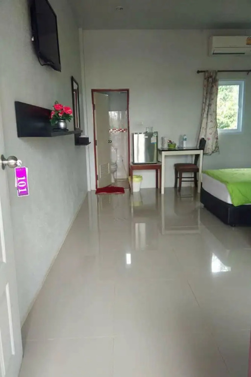 Happy House Resort