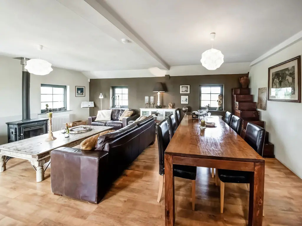 Comfortable and spacious apartment with cosy terrace and fabulous view