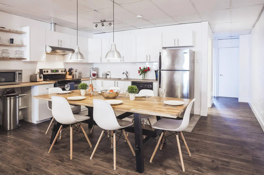 MTLVacationRentals - The Entertainer