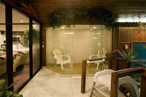 Sybaris Pool Suites