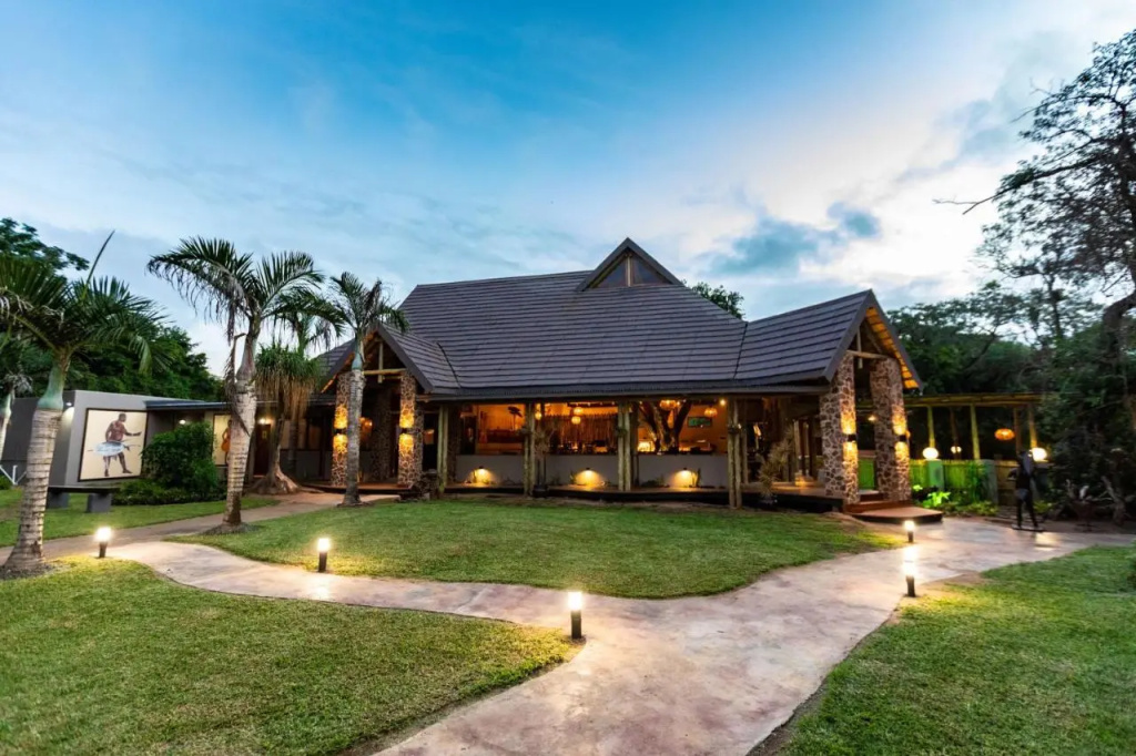 Gooderson Dumazulu Lodge & Traditional Village