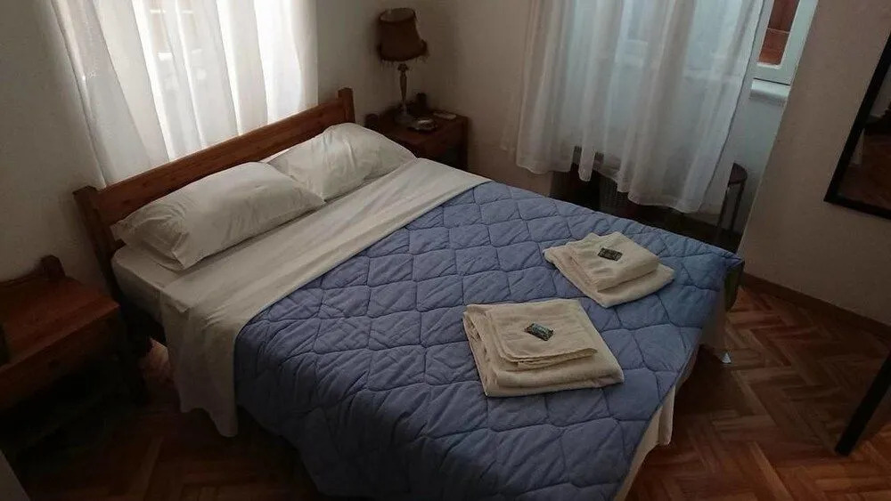 Maro Rooms