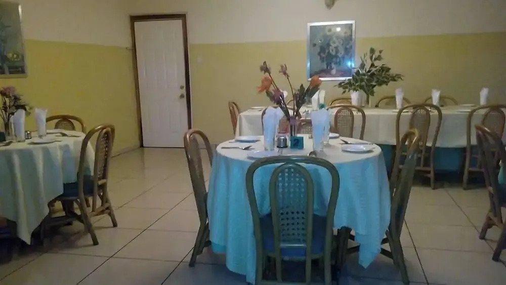 La Monde Hotel and Suites