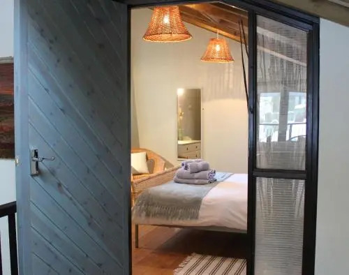 Alston Art Apartments