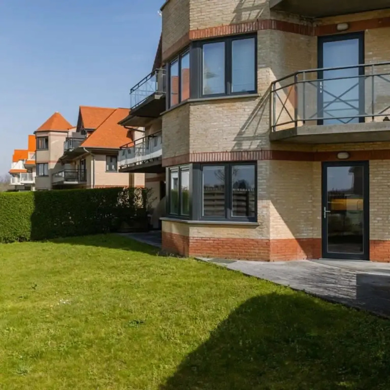 Bright Apartment With Large and Sunny Garden