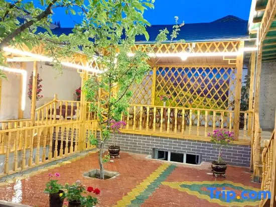 Eight Trees Homestay