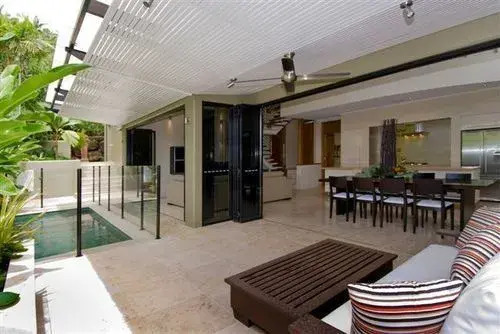 OneLuxe Luxury Holiday House